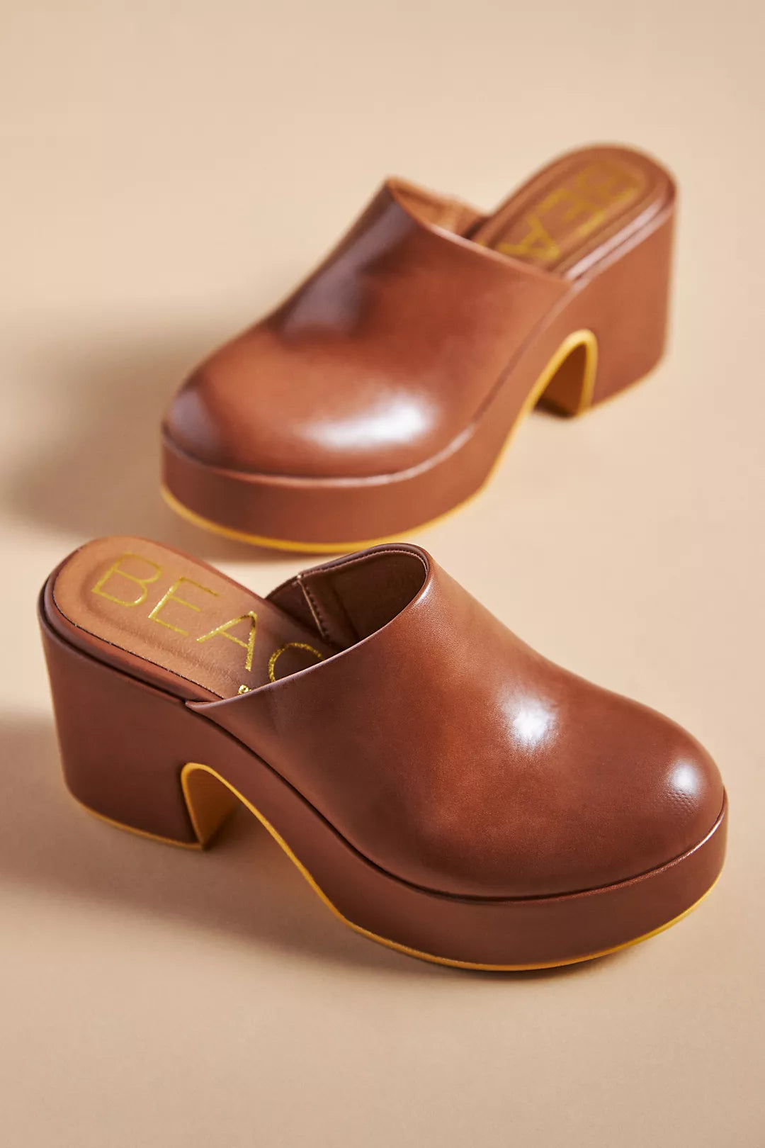 Jayde Clog