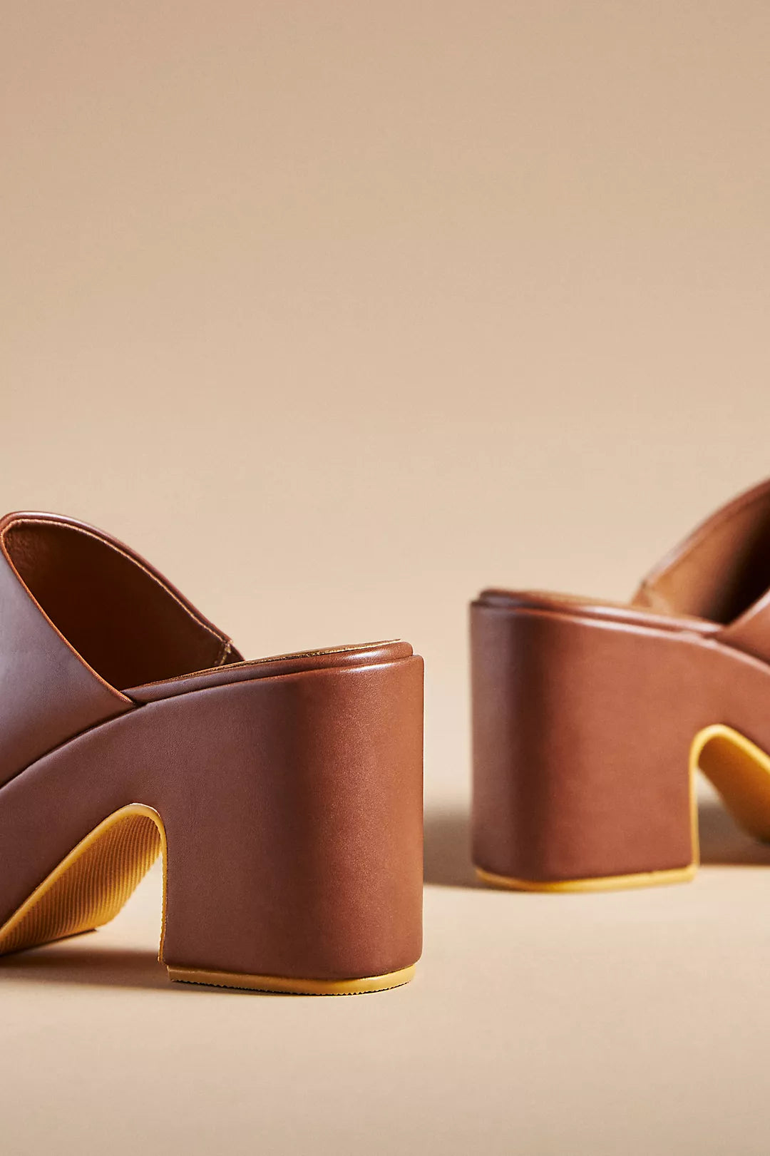 Jayde Clog