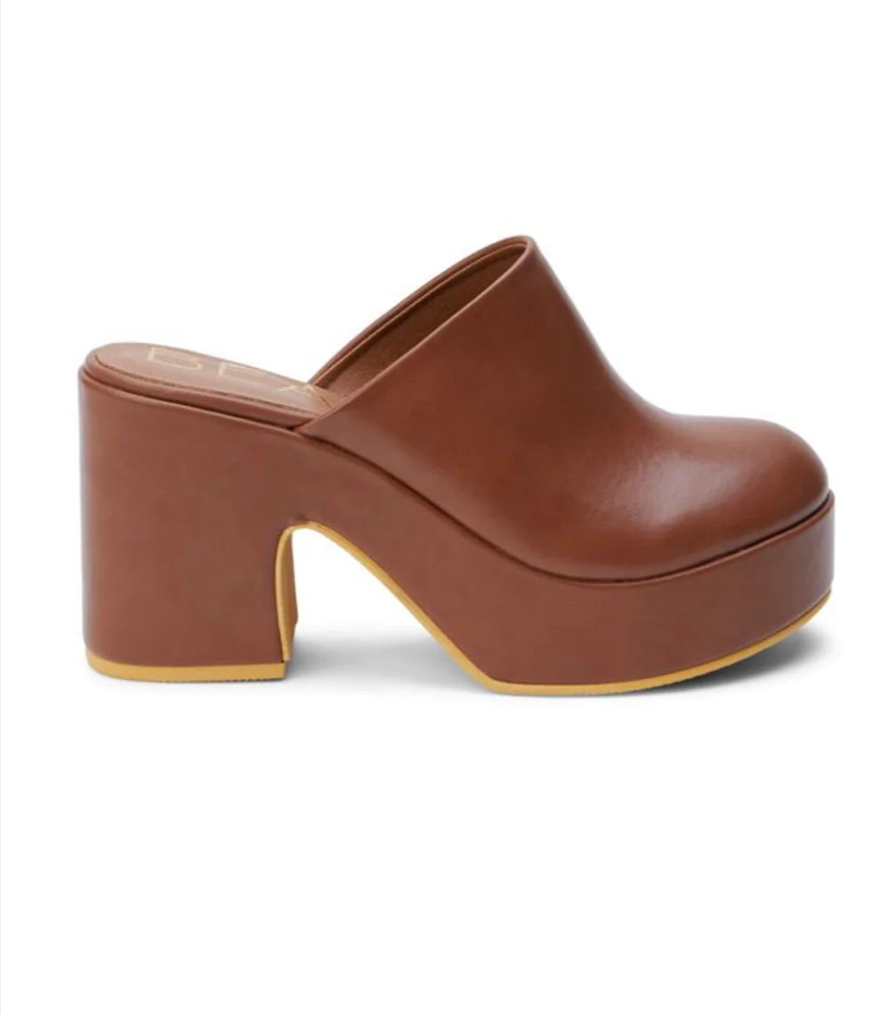 Jayde Clog