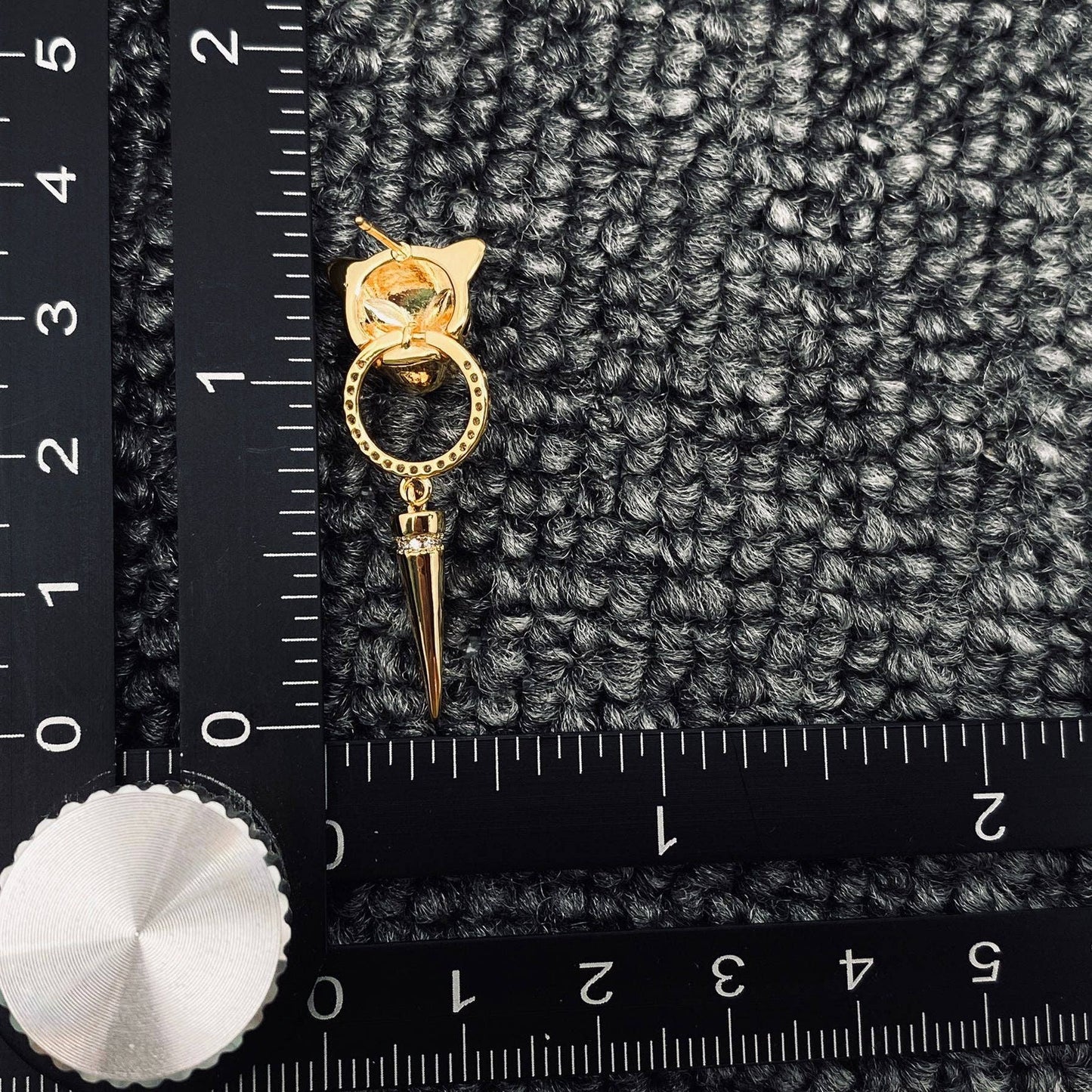Exquisite Awl Charm Leopard Head Post Earrings
