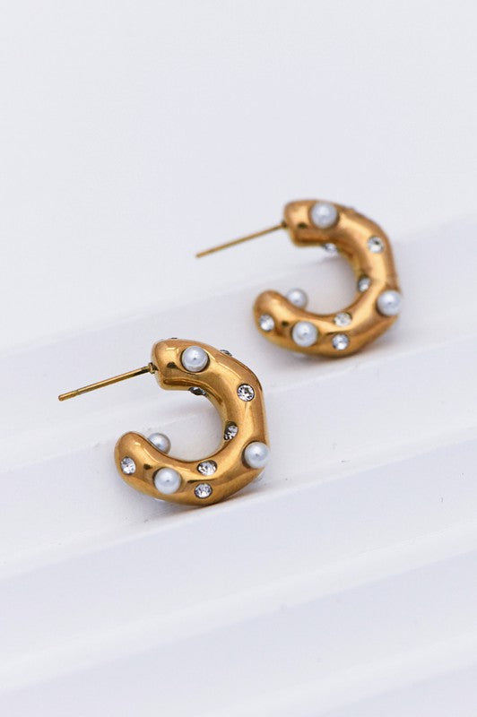 Scattered Pearl Hoops