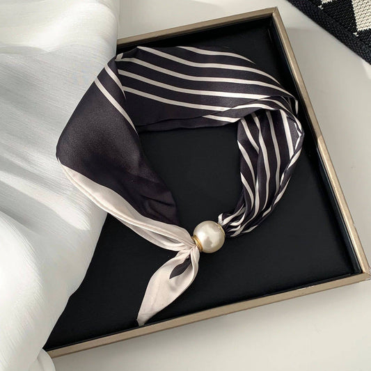 Vintage Print Pearl Magnetic Clasp Scarf