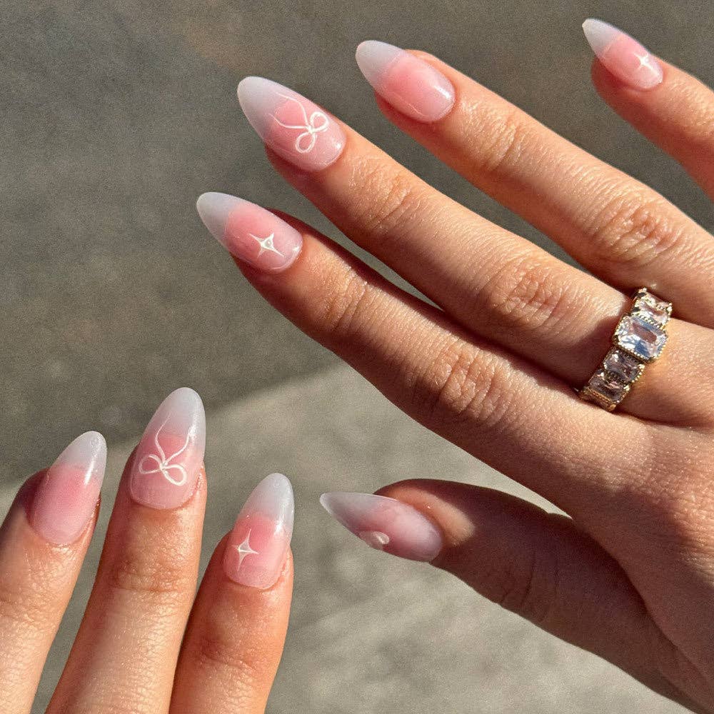 Glamnetic Lovers Knot Nails