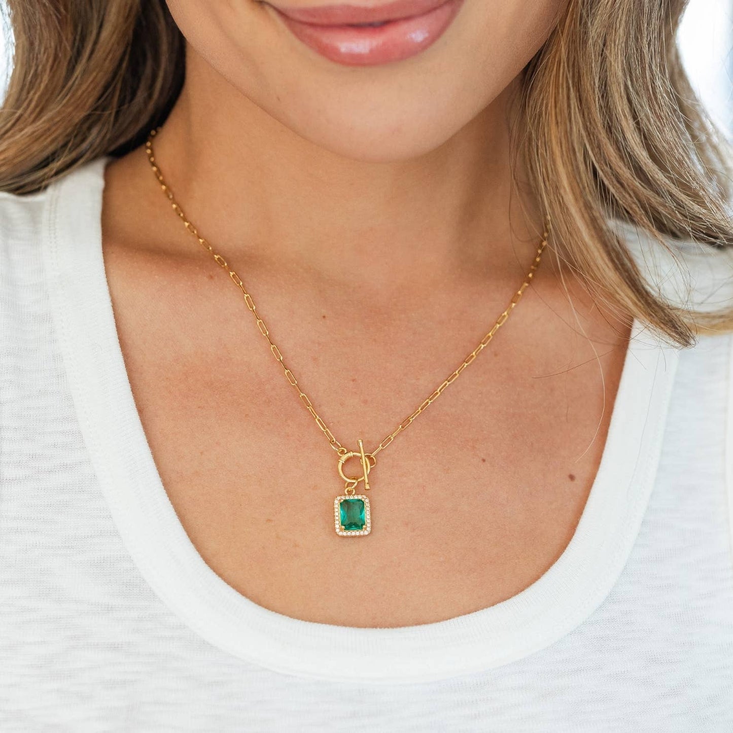 Emerald Elegant Pendant Toggle Necklace
