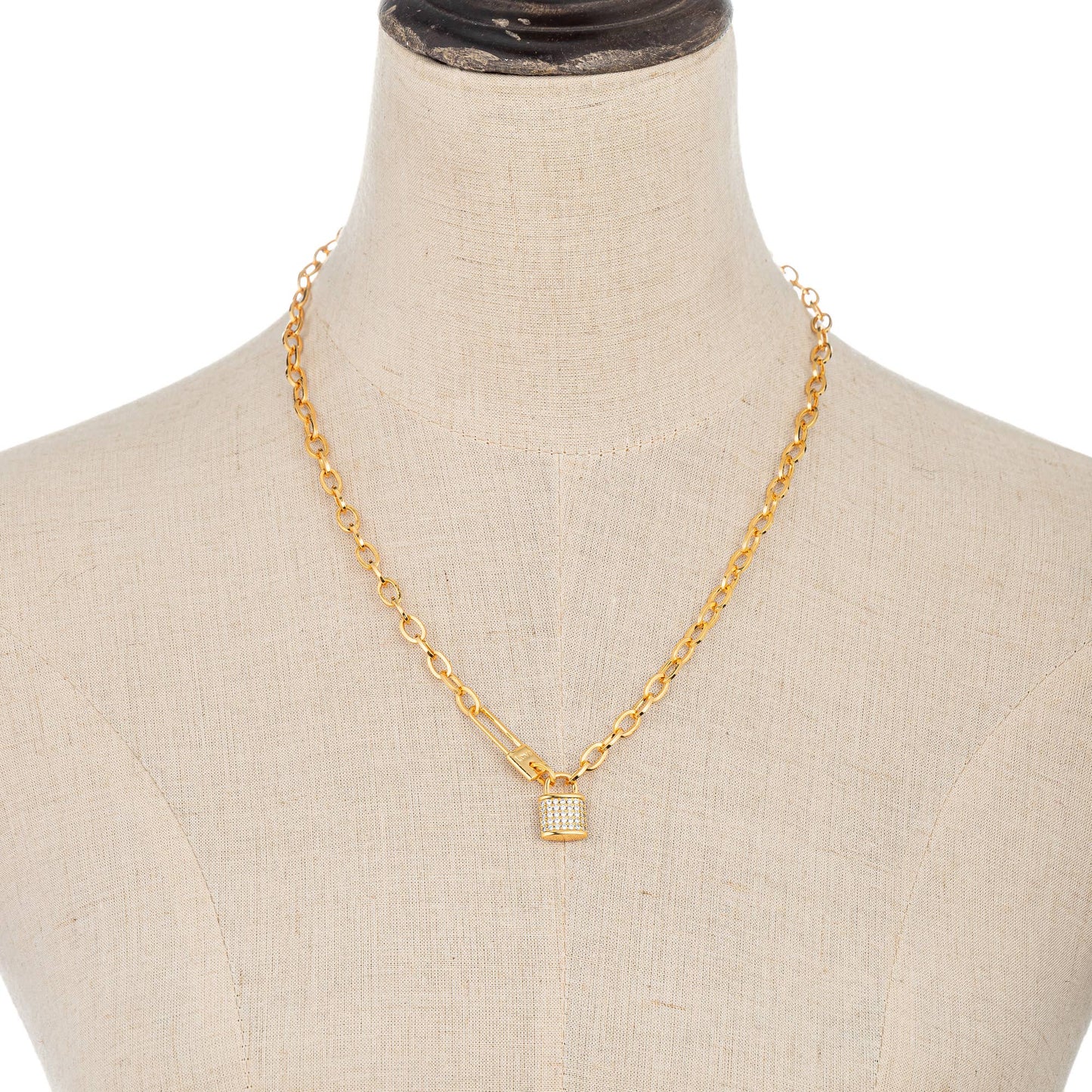 Collar con candado