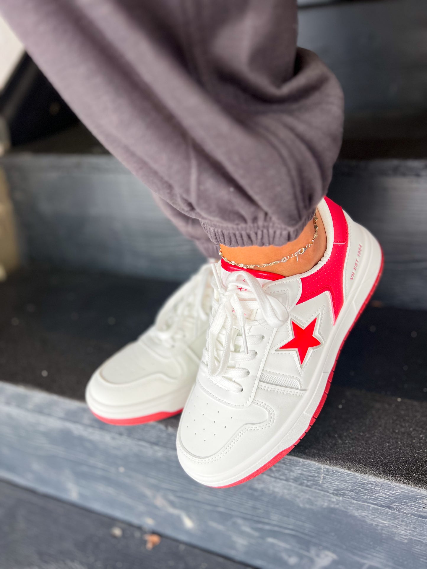 Zapatillas deportivas rojas frescas de la Habana Vintage 