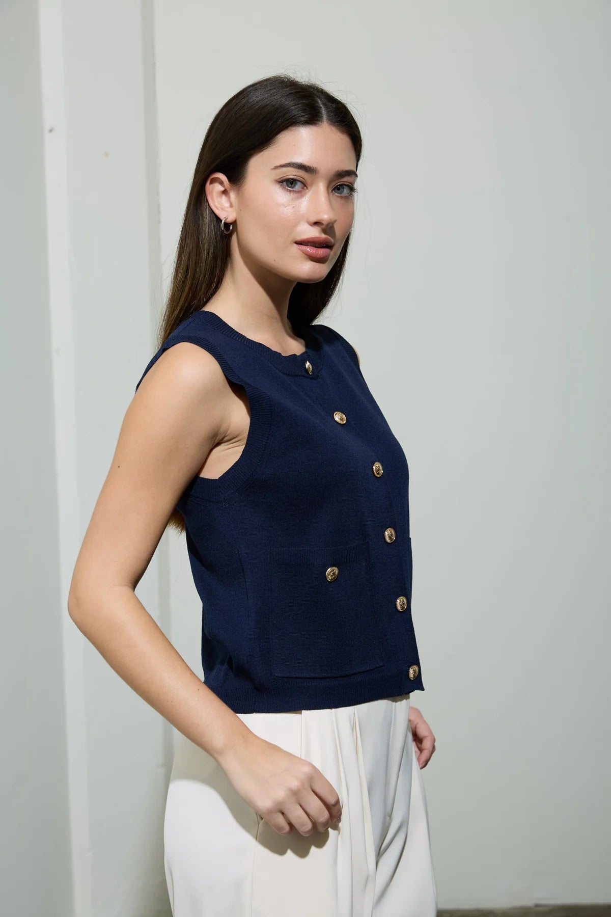Harbor Button Tank in Navy