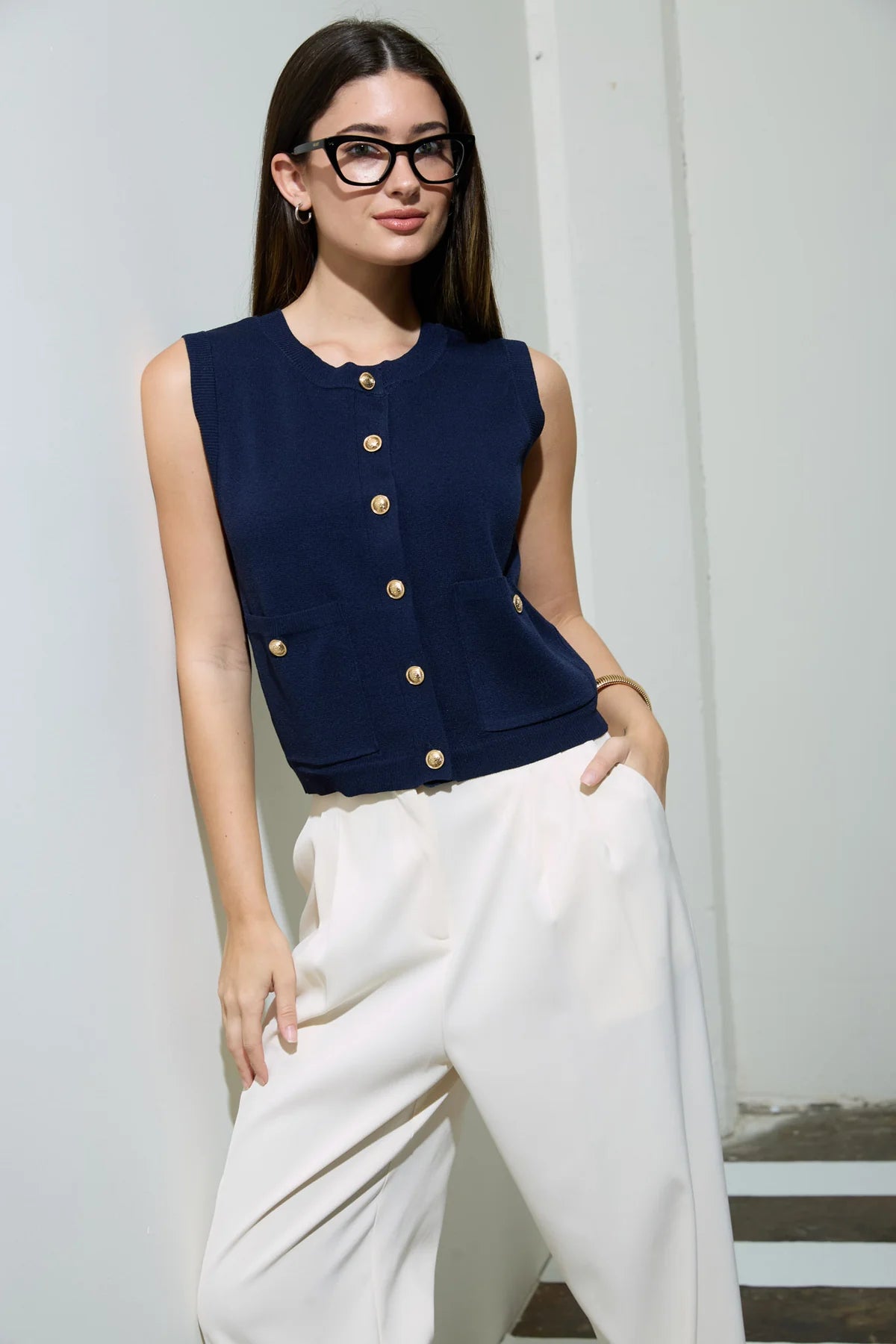 Harbor Button Tank in Navy