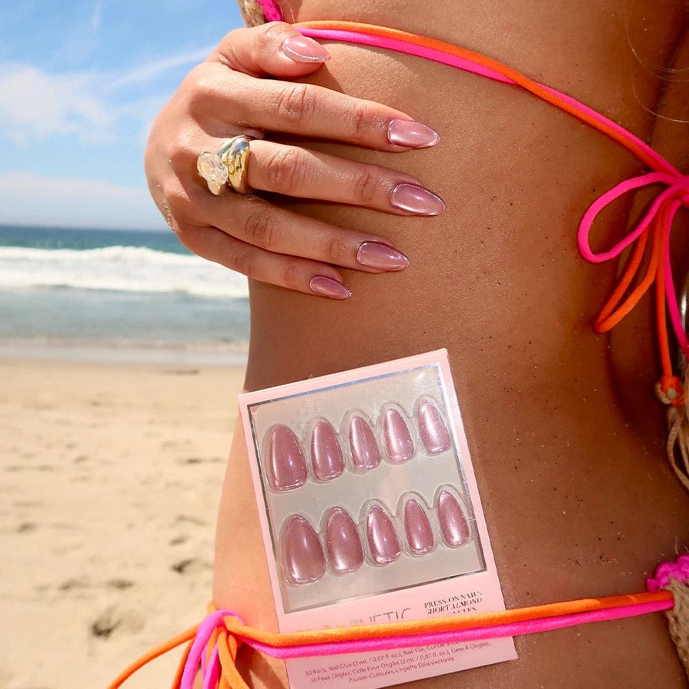 Glamnetic Mertini Nails